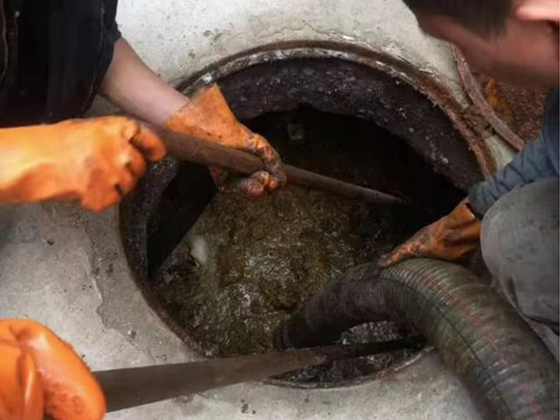 安徽清理化粪池时如何避免沼气的危害？